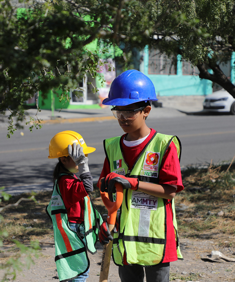ReforestaciÃ³n en parque clouthier